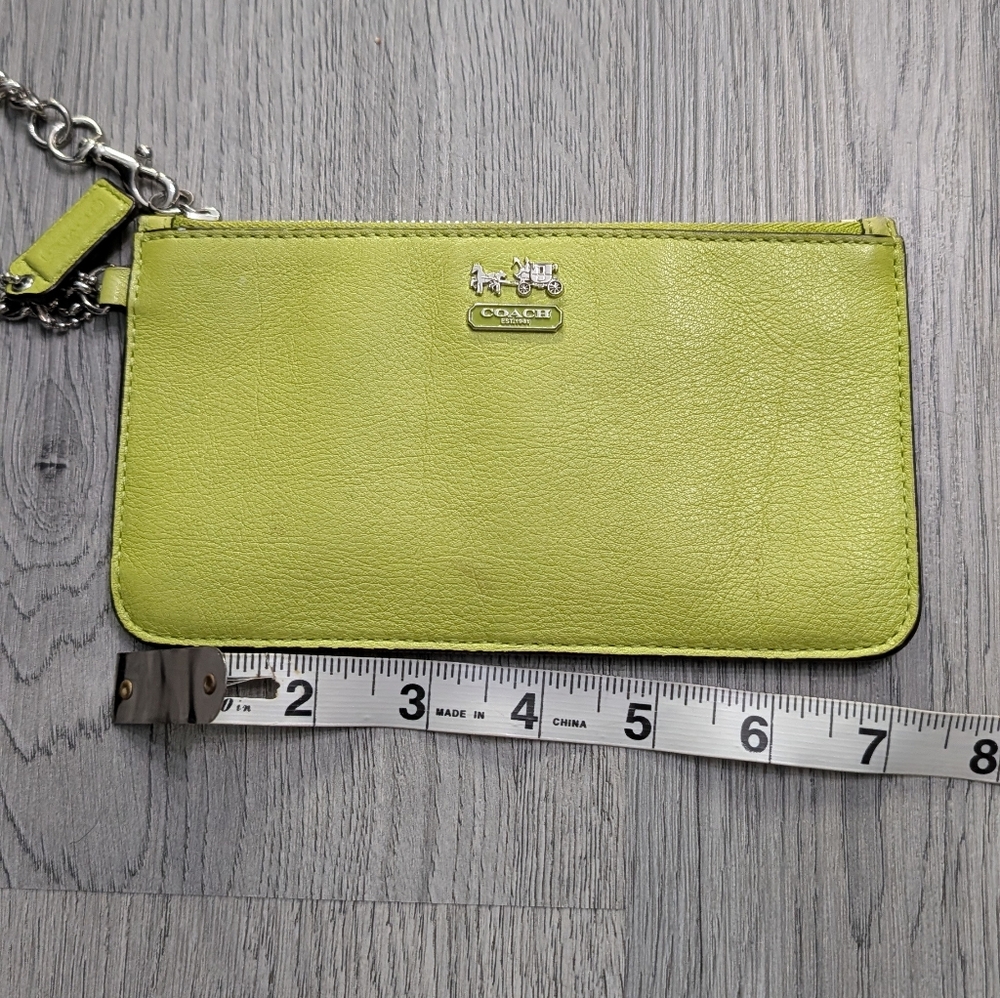 Coach Chartreuse Green Leather Chain Wristlet Clutch Y2K Brat Indie Sleaze Lime - Picture 10 of 11